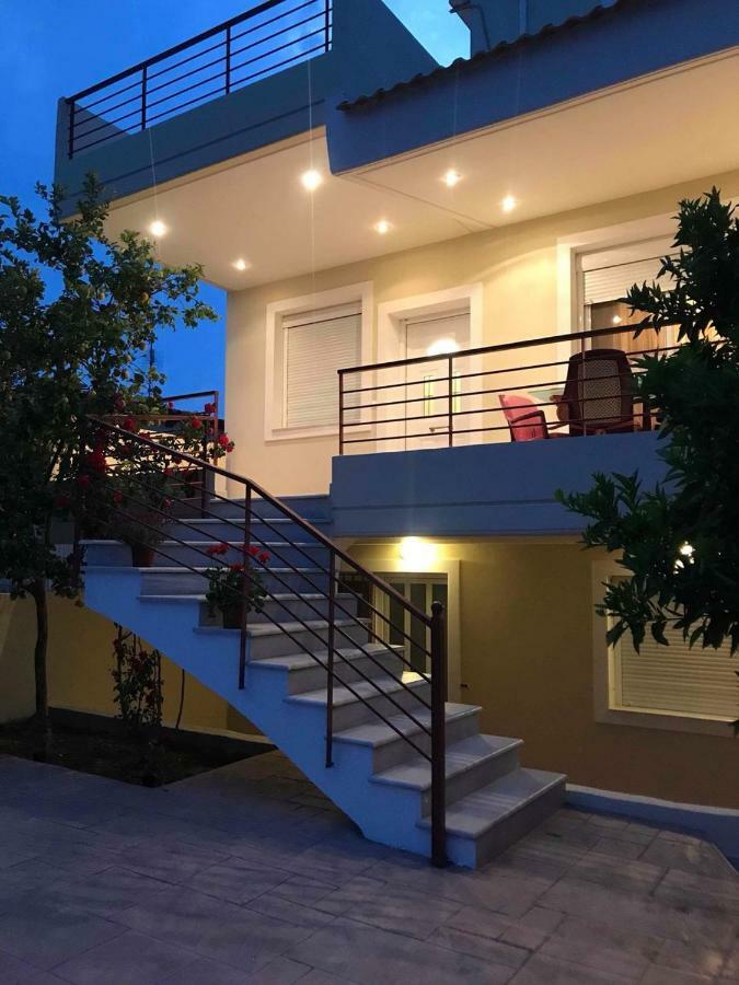 Amazing House In Kiato Near The Beach Kiáton Exterior foto