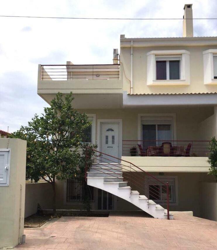 Amazing House In Kiato Near The Beach Kiáton Exterior foto